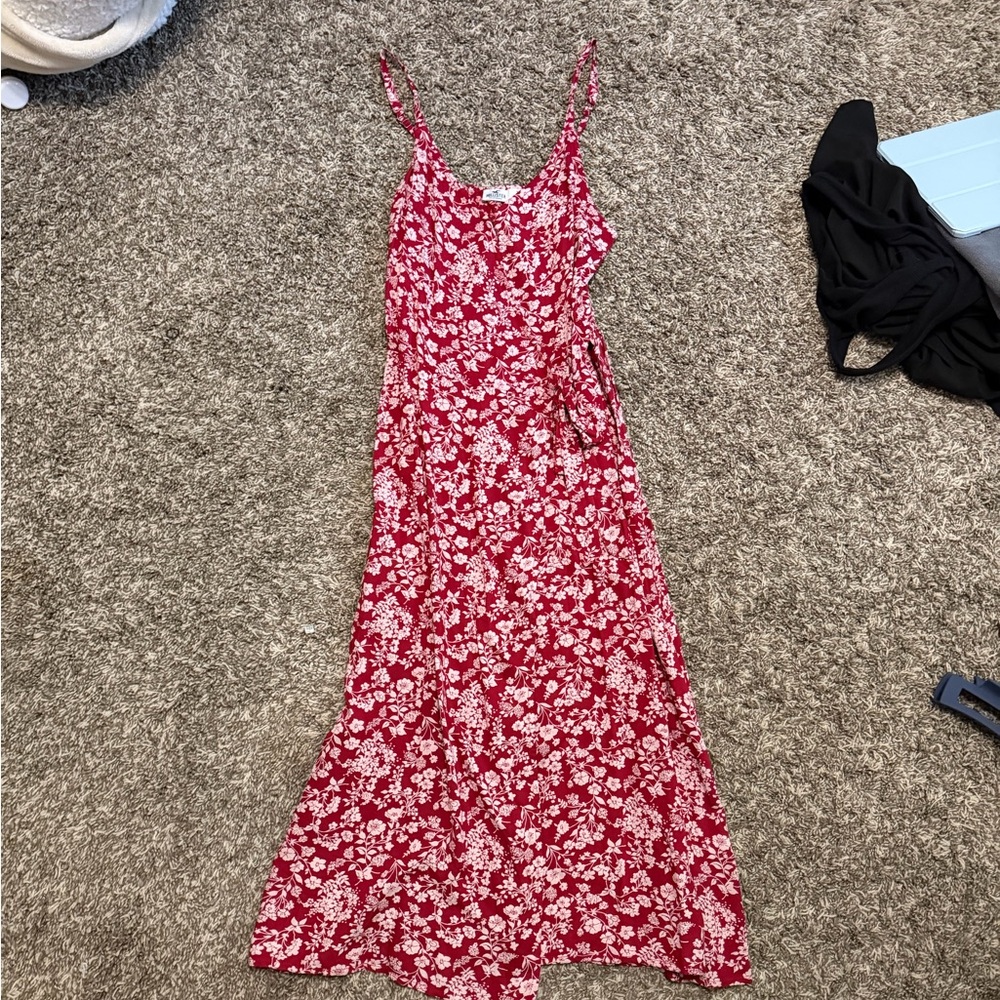 Hollister Red and White Floral Spaghetti-Strap Maxi Dress